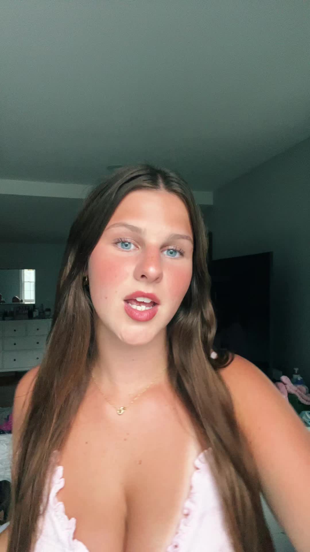 @vivienne