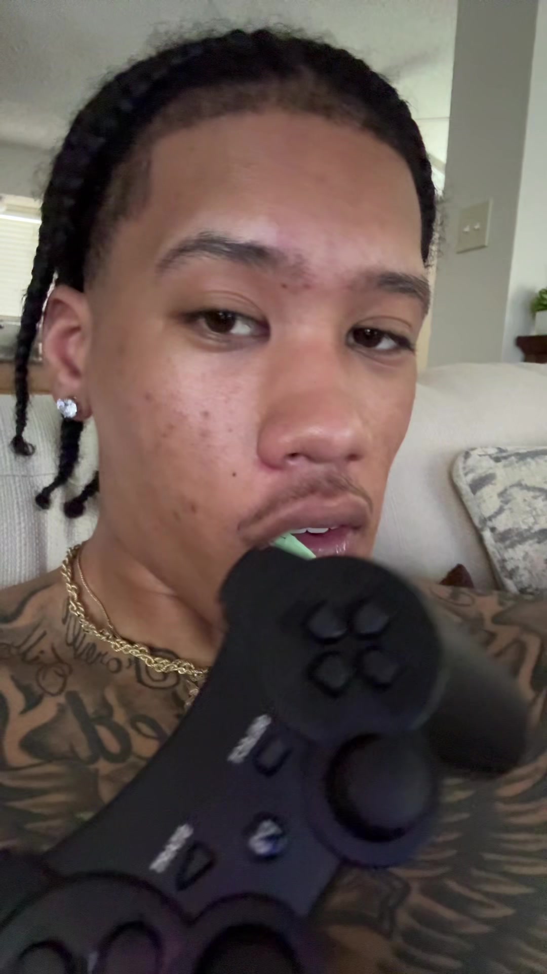 @e