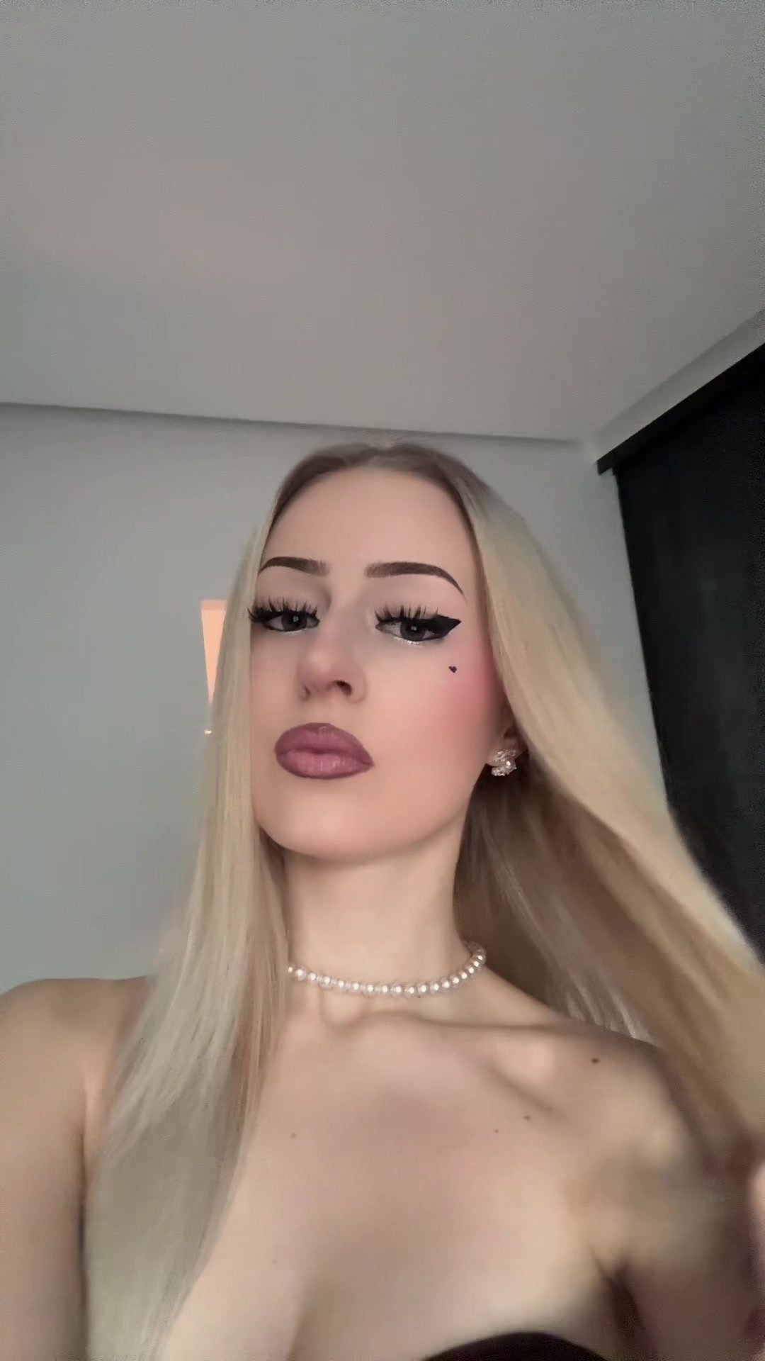@Alīna