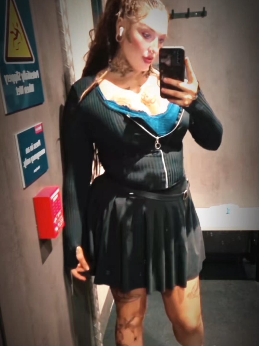 @𖤐🖤𝕶𝖆𝖙𝖎𝖊_𝖀𝖘𝖍𝖊𝖗🖤𖤐
