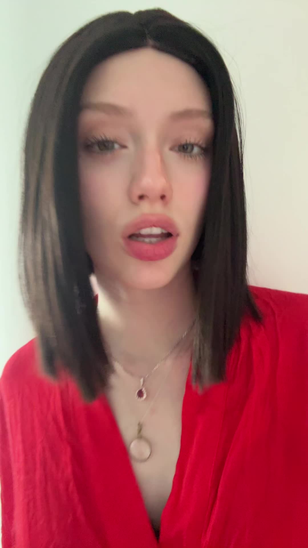@MarisaLeona_