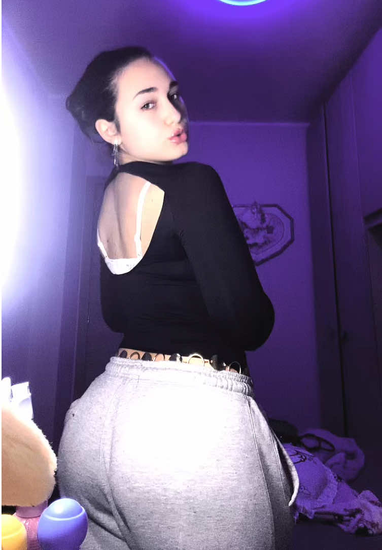 @┗━━━━━━⊱ 𝒔𝒊𝒔𝒔𝒚 ⊰━━━━━━┛