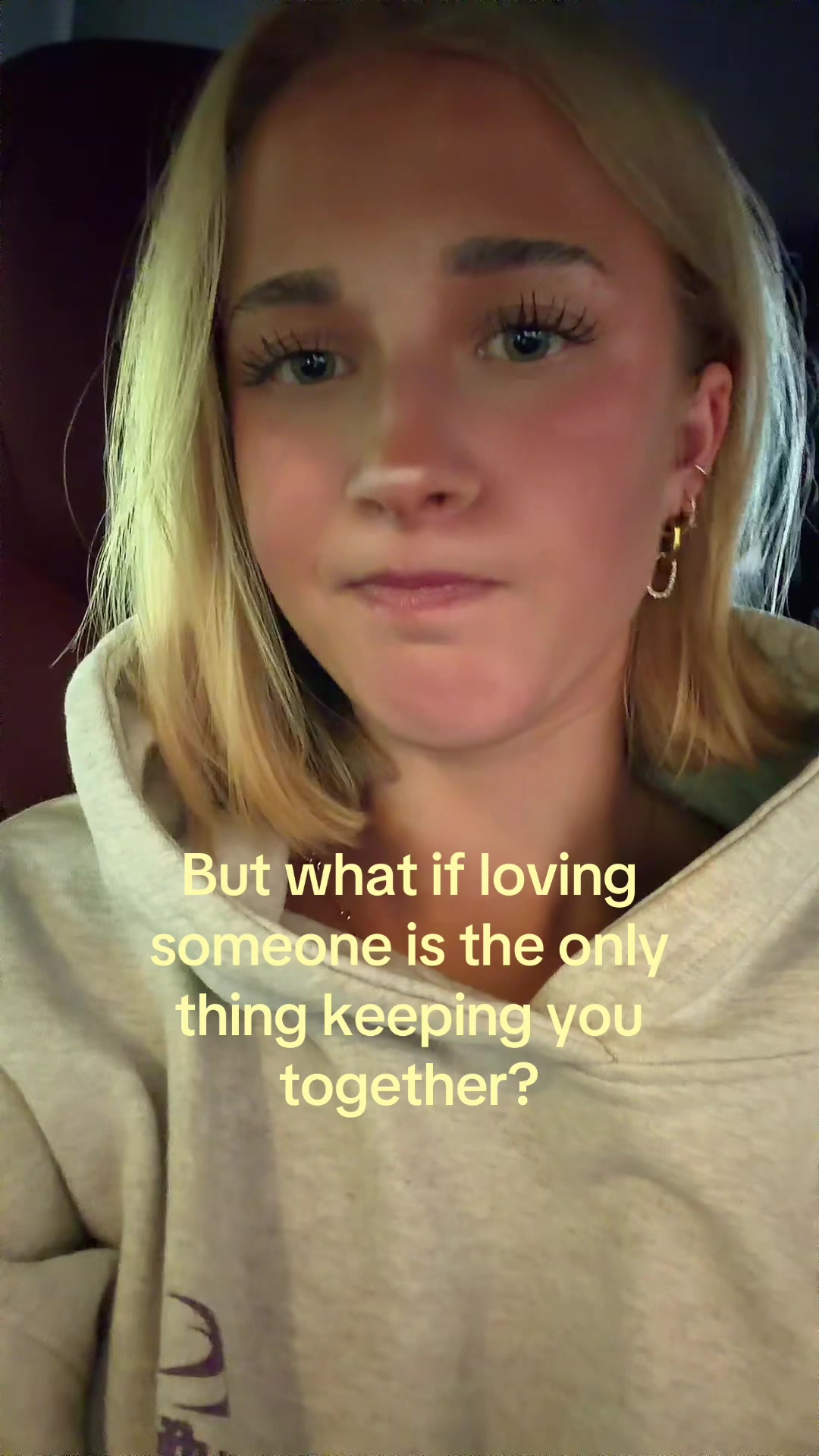 @theelliebarker