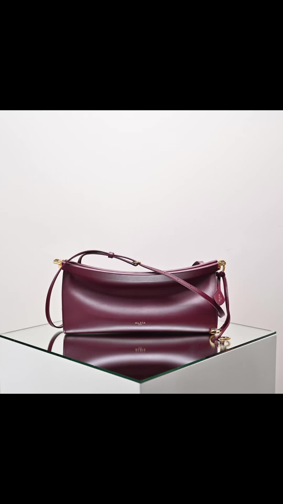 @Couture Carry Club