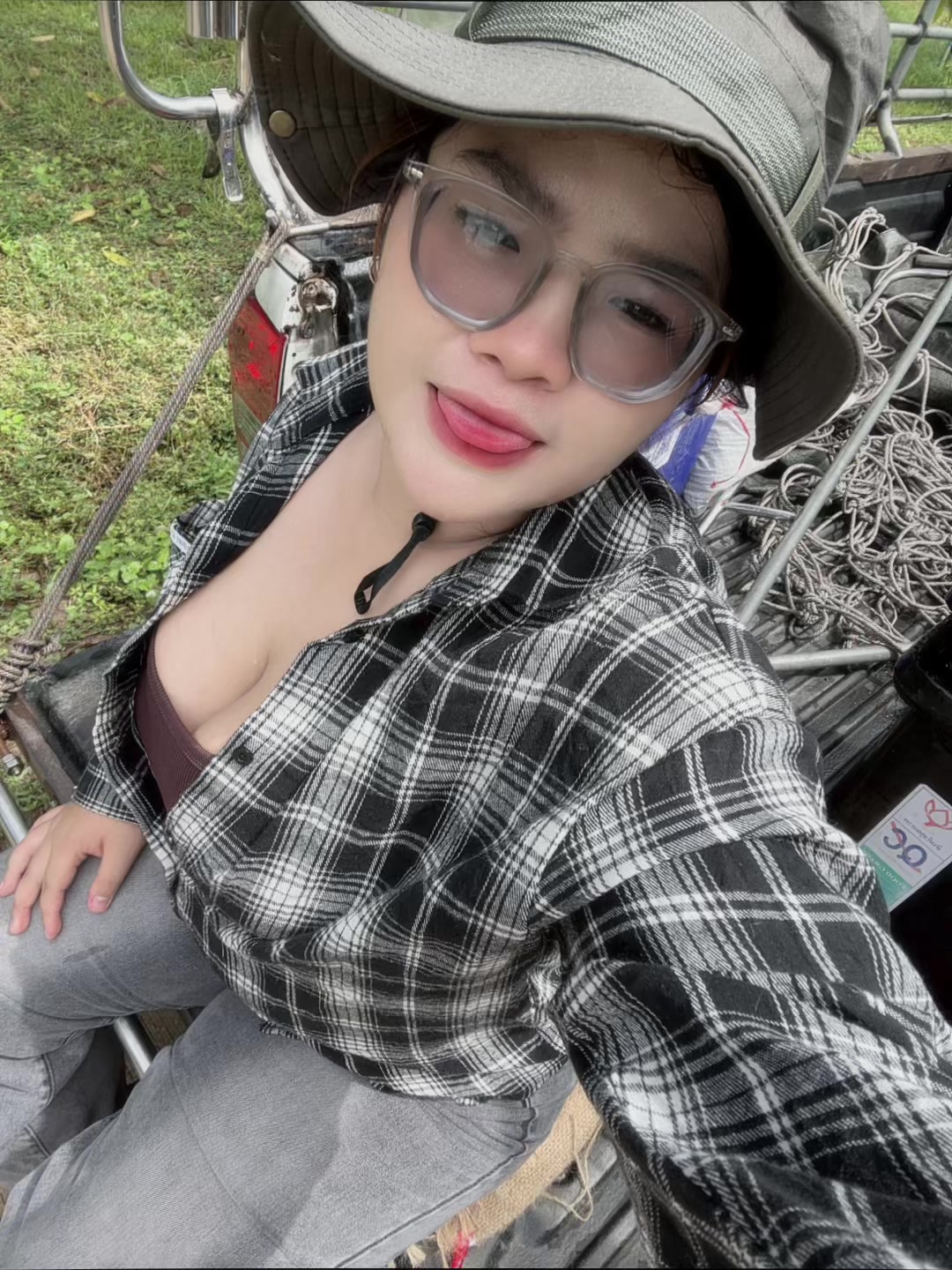 @ขออมหน่อย