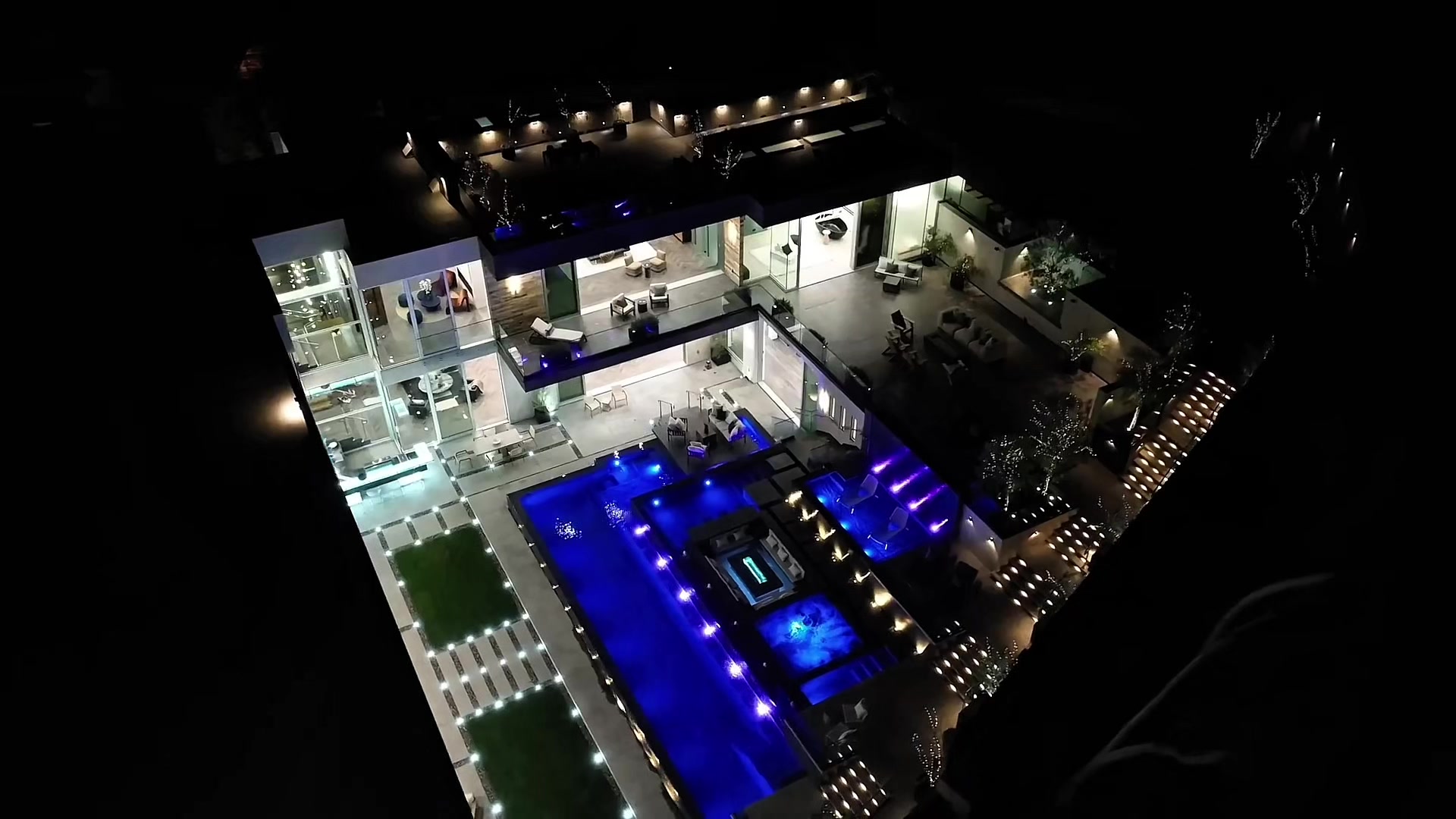 @𝙻𝚞𝚡𝚞𝚛𝚢 𝚃𝚊𝚕𝚔