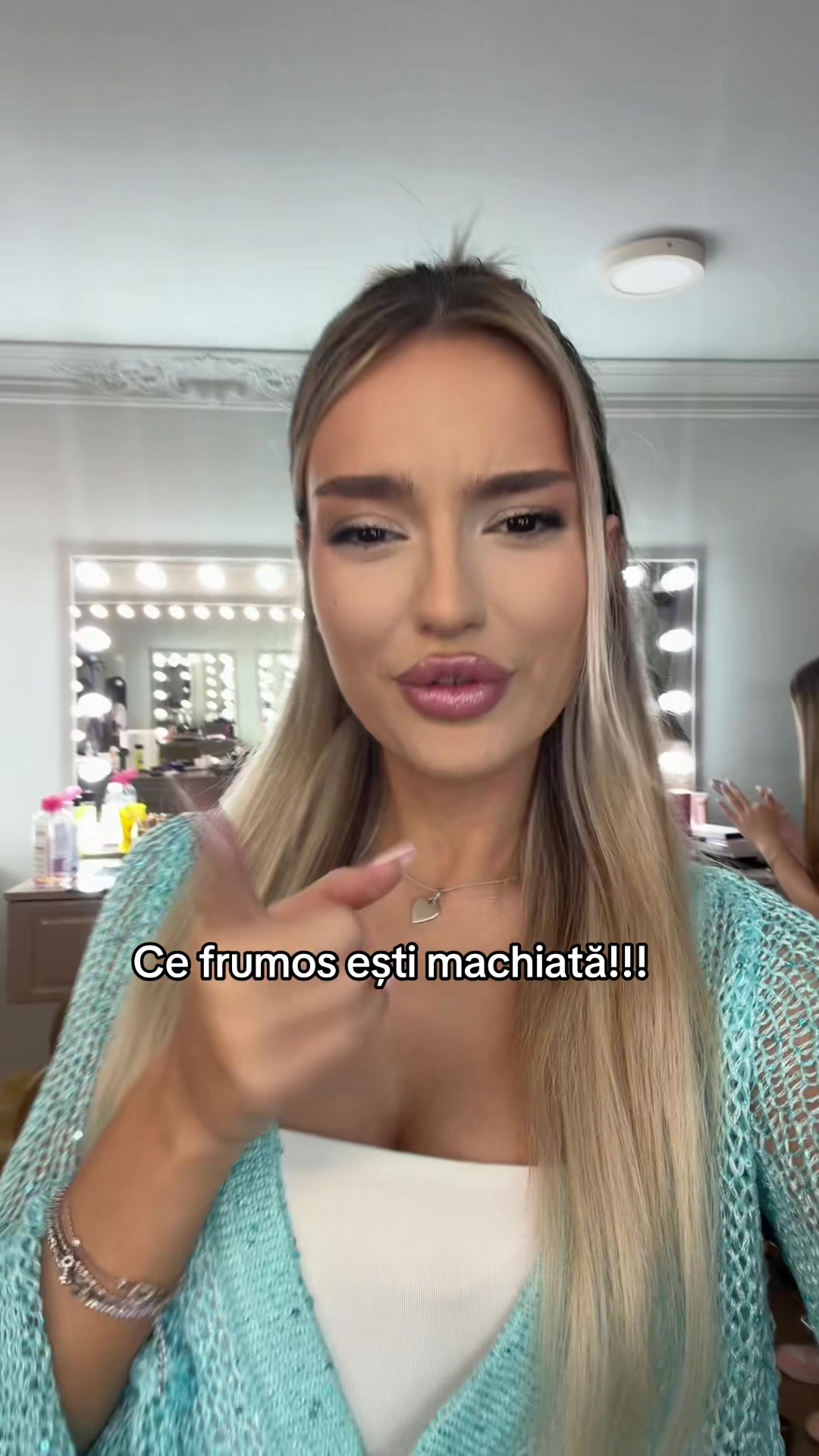 @Naomi💛