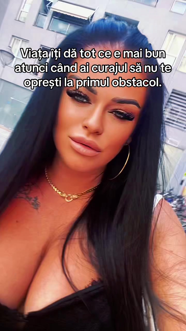@Bruneta.