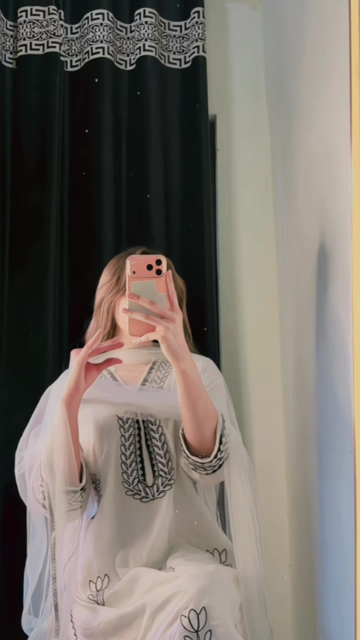 @🧚♀️آیت🧚♀️