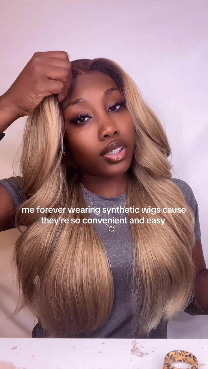 @Kay Tren&eacute;e