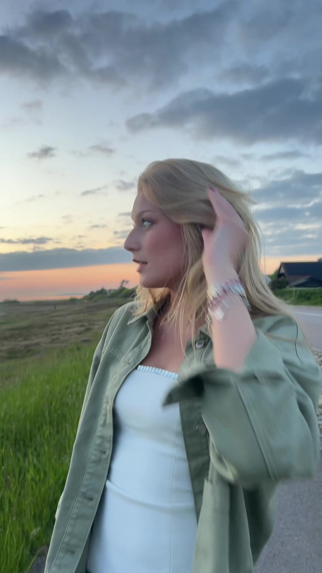 @Ella
