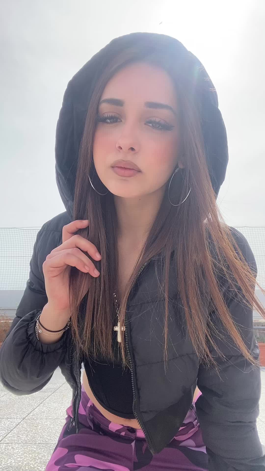 @isabel16157_