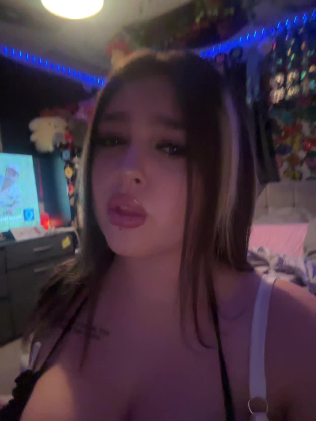 @𝐄𝐥𝐥𝐚𝐓𝐡𝐞𝐂𝐫𝐞𝐚𝐭𝐨𝐫🪼