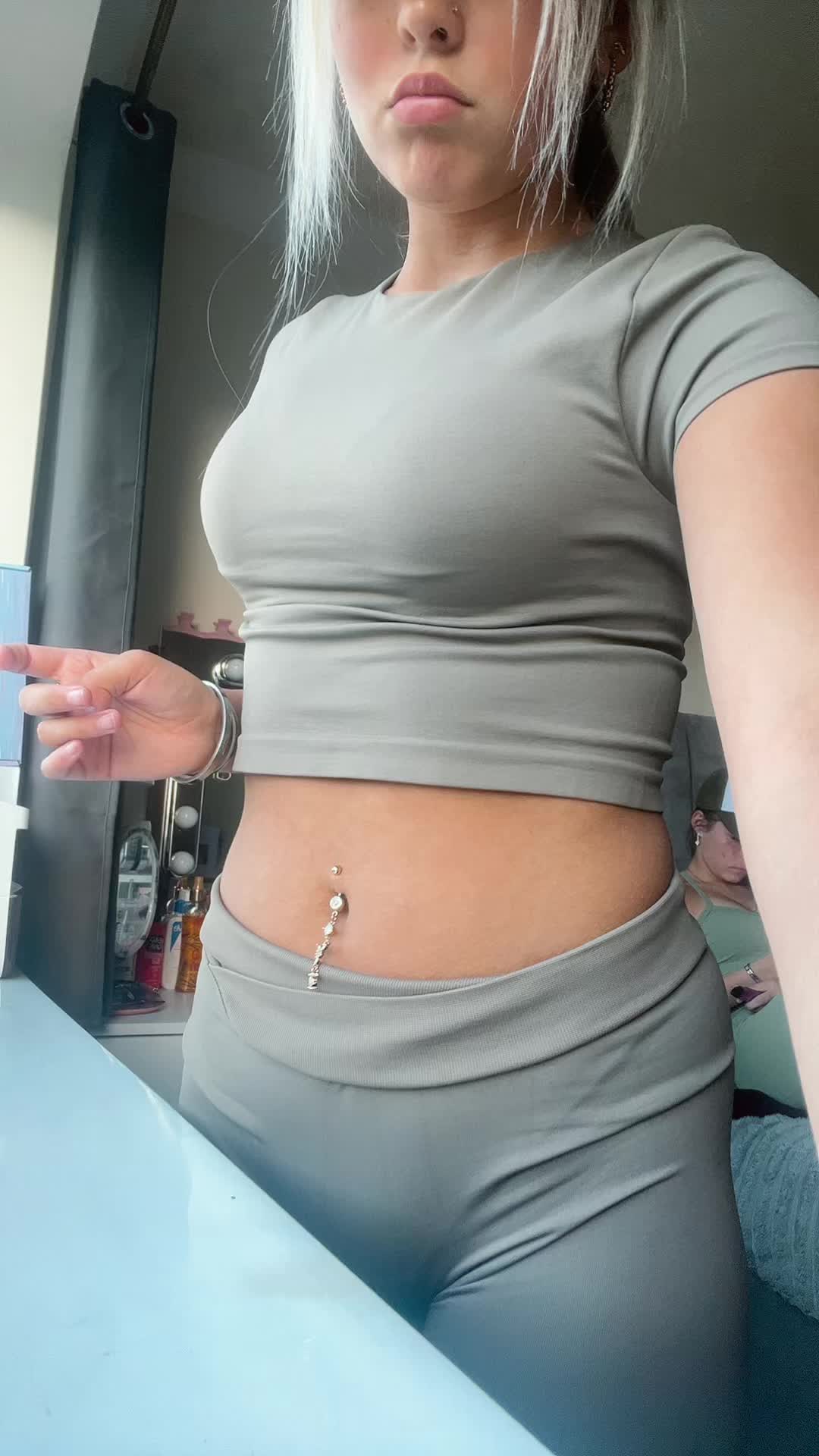 @Bella