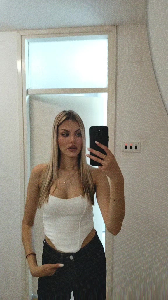 @isidora