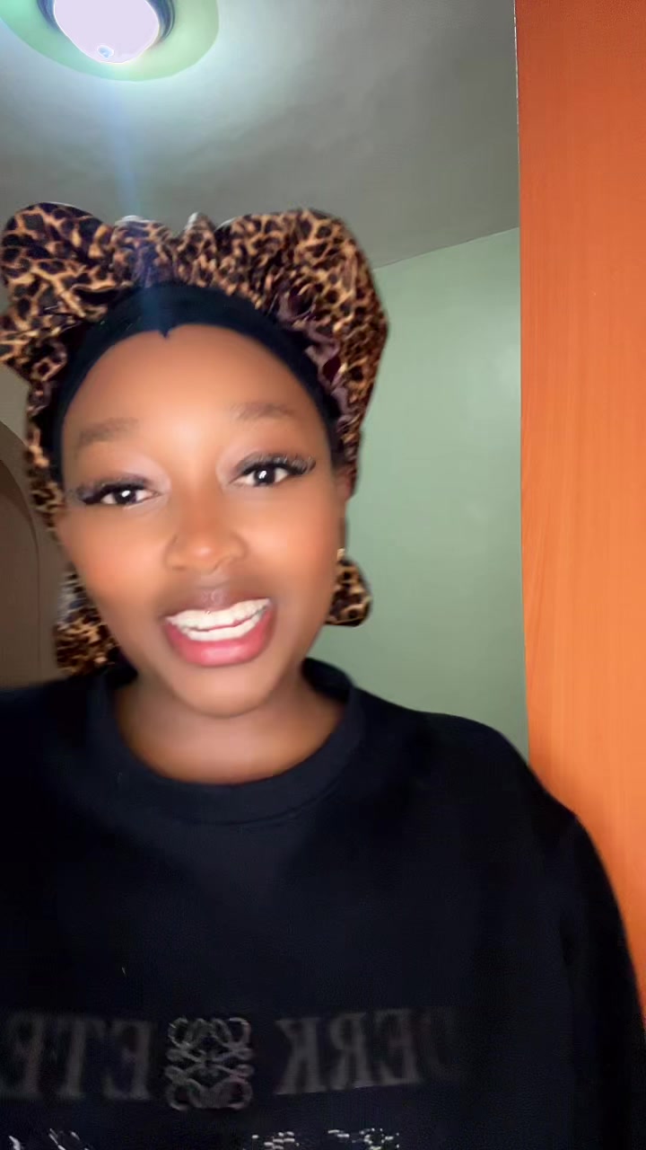 @it's_dee