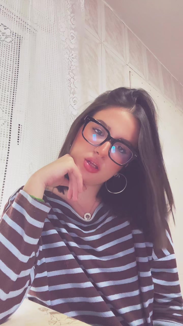 @🍁🩶🧛♀️