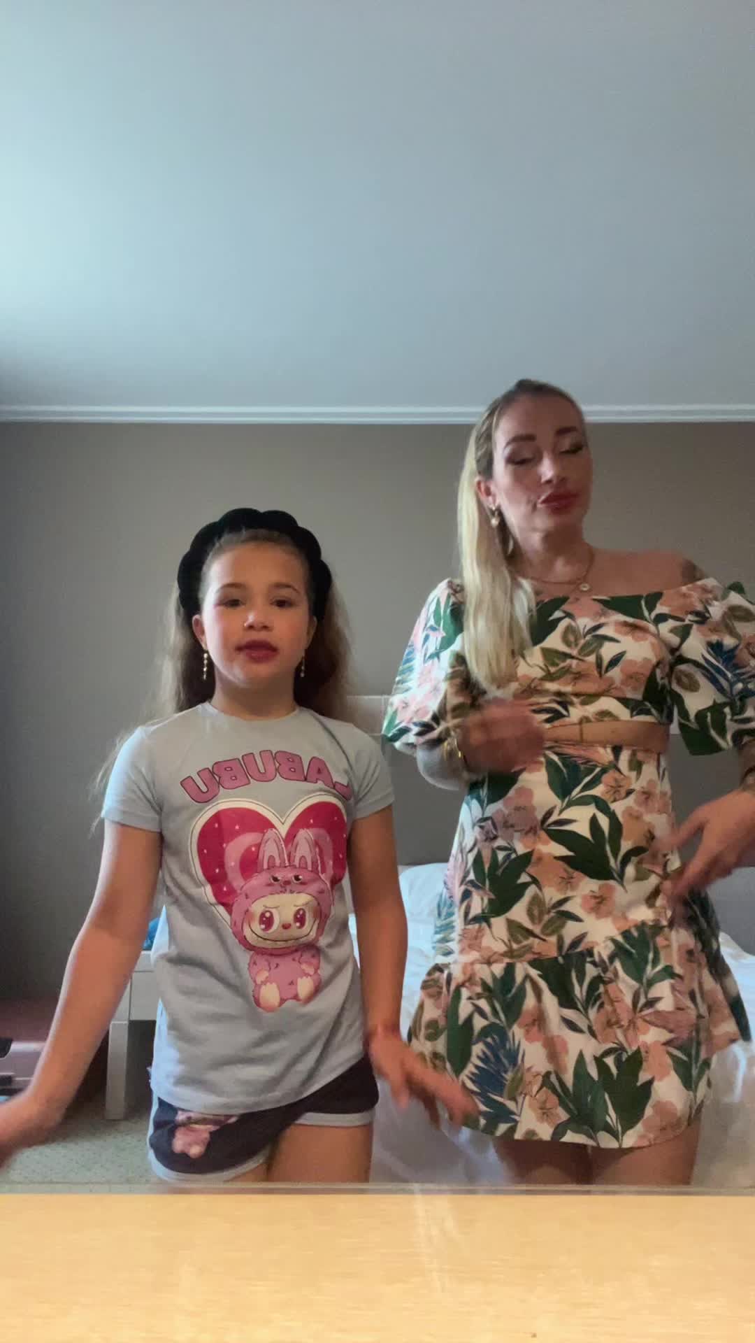 @_Natalie_