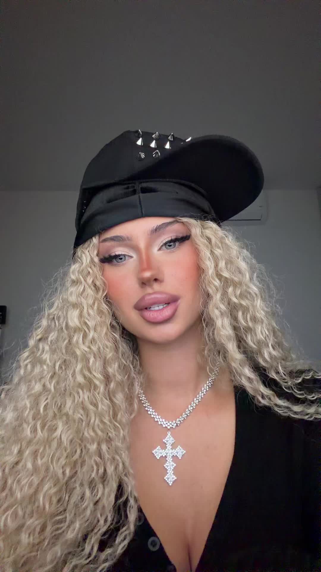 @Syndii69