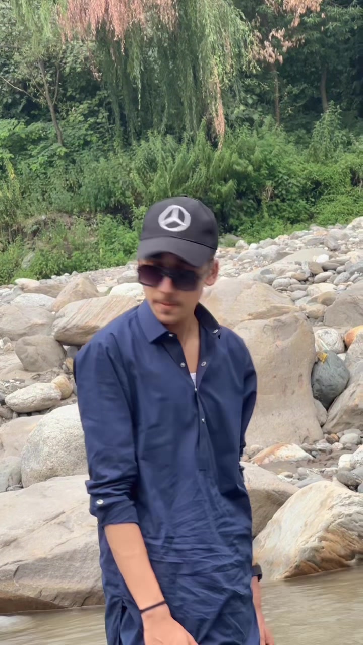 @𝑹𝑨𝒁𝒊𝒊𝒊  🤭