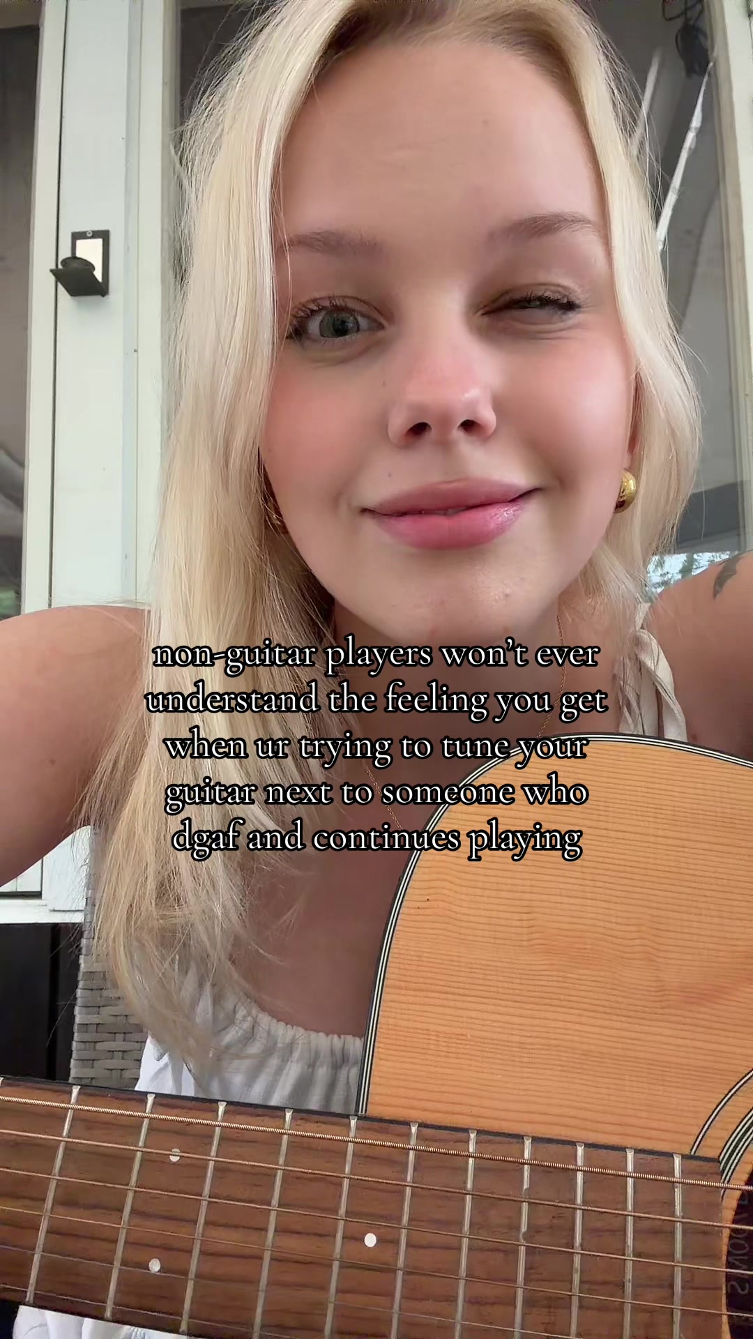 @elisedrinksalmondmilk
