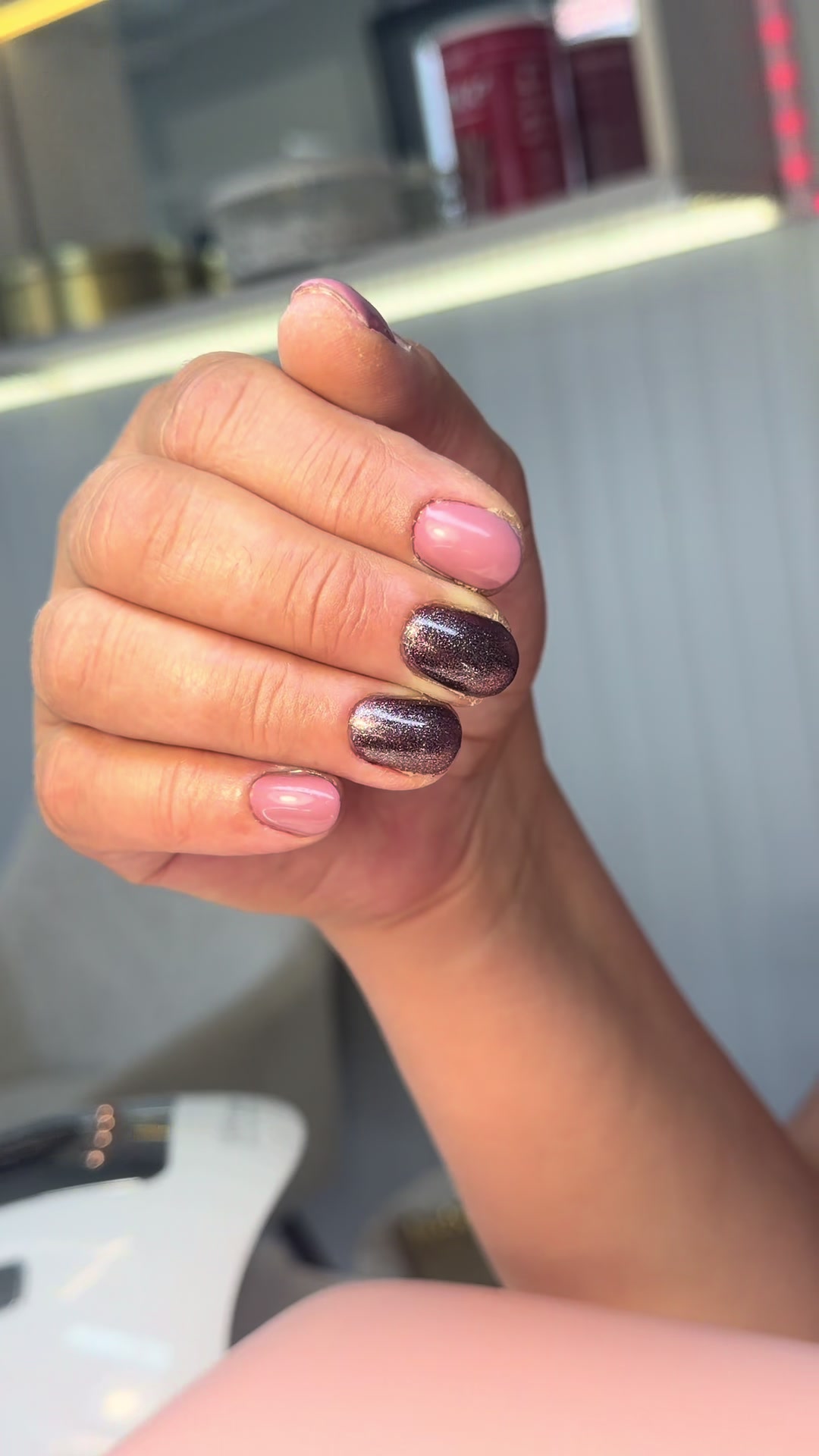 @Ati Nails Studio