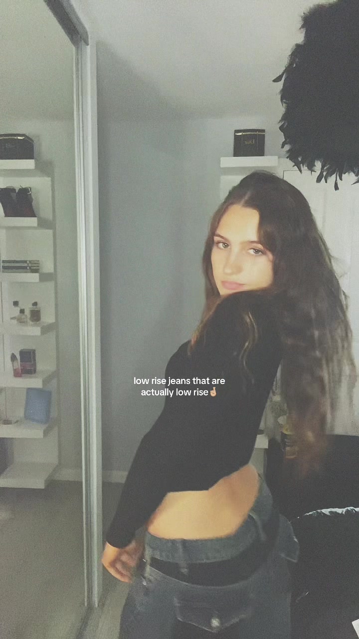 @🦦