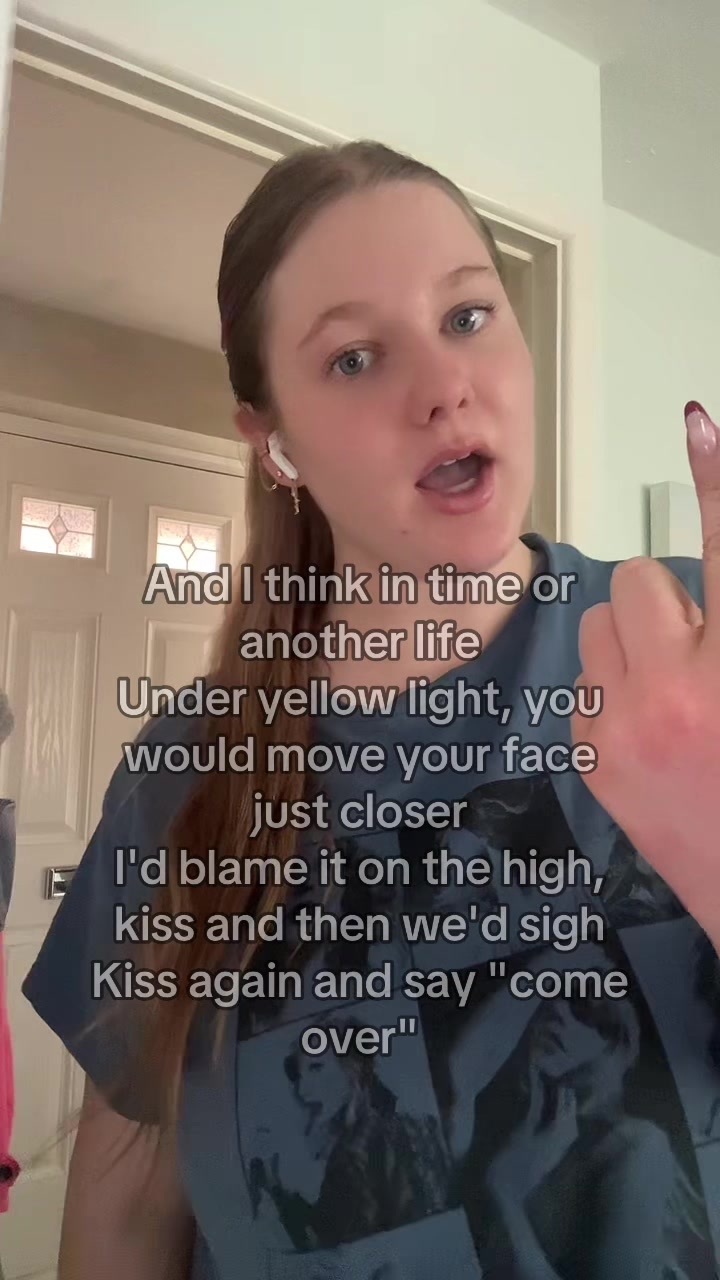 @𝒶𝓂𝑒𝓁𝒾𝒶⸆⸉𝜗𝜚