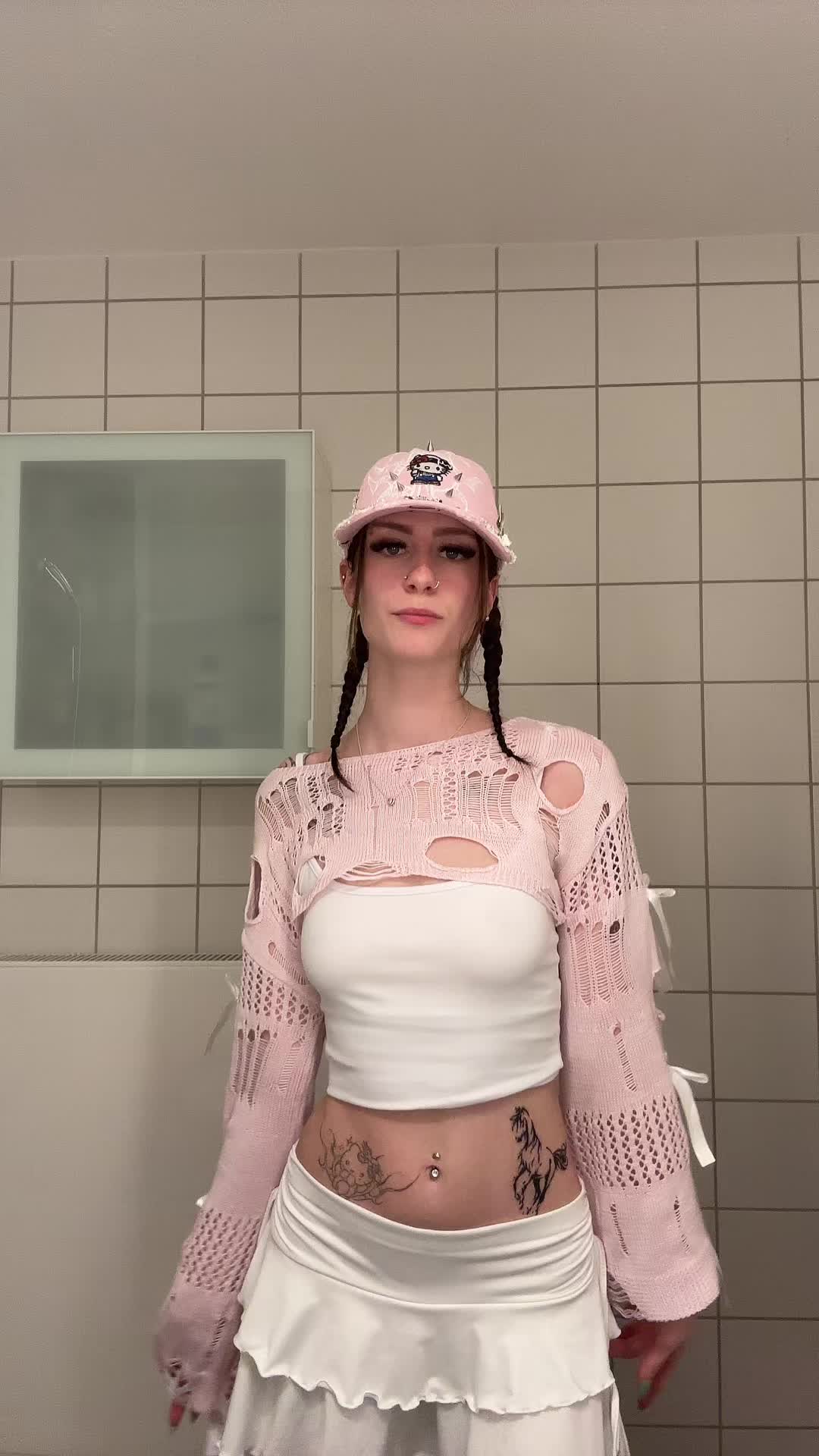 @𝒸𝒽𝒶𝓎𝑒𝓃𝓃𝑒🌟🕺