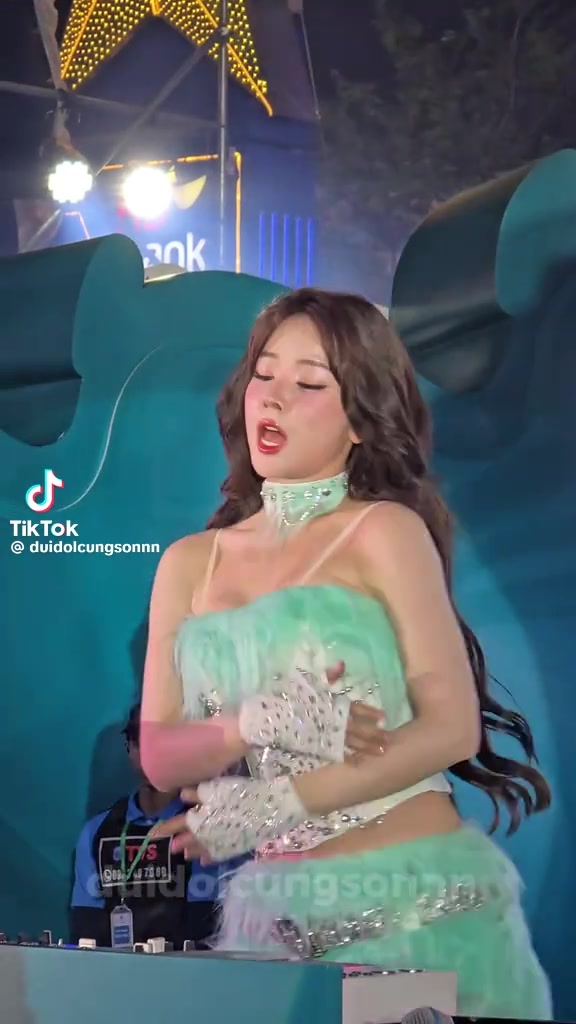 @Thuỷ Tiên yêuuuu 🍀🍀🍀🍀