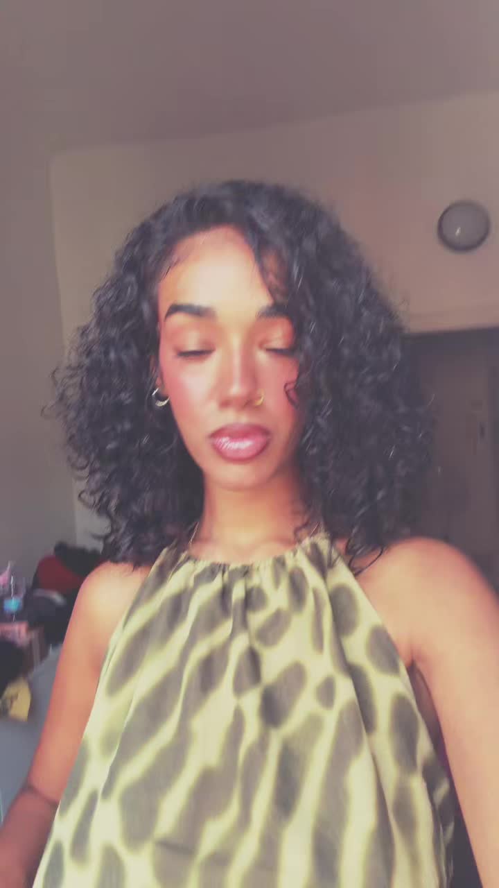 @badgalivy_