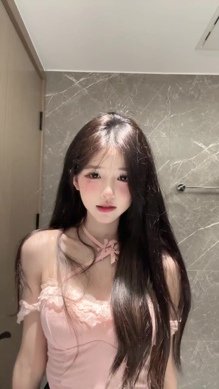 @Bella