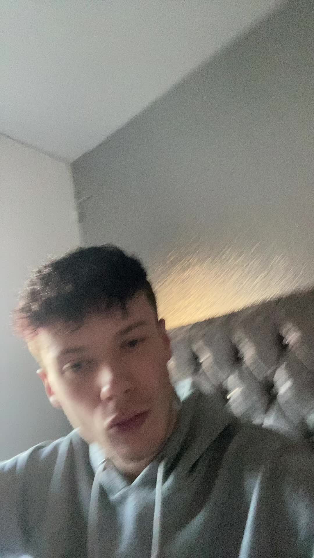 @Azzy 🎀🧸