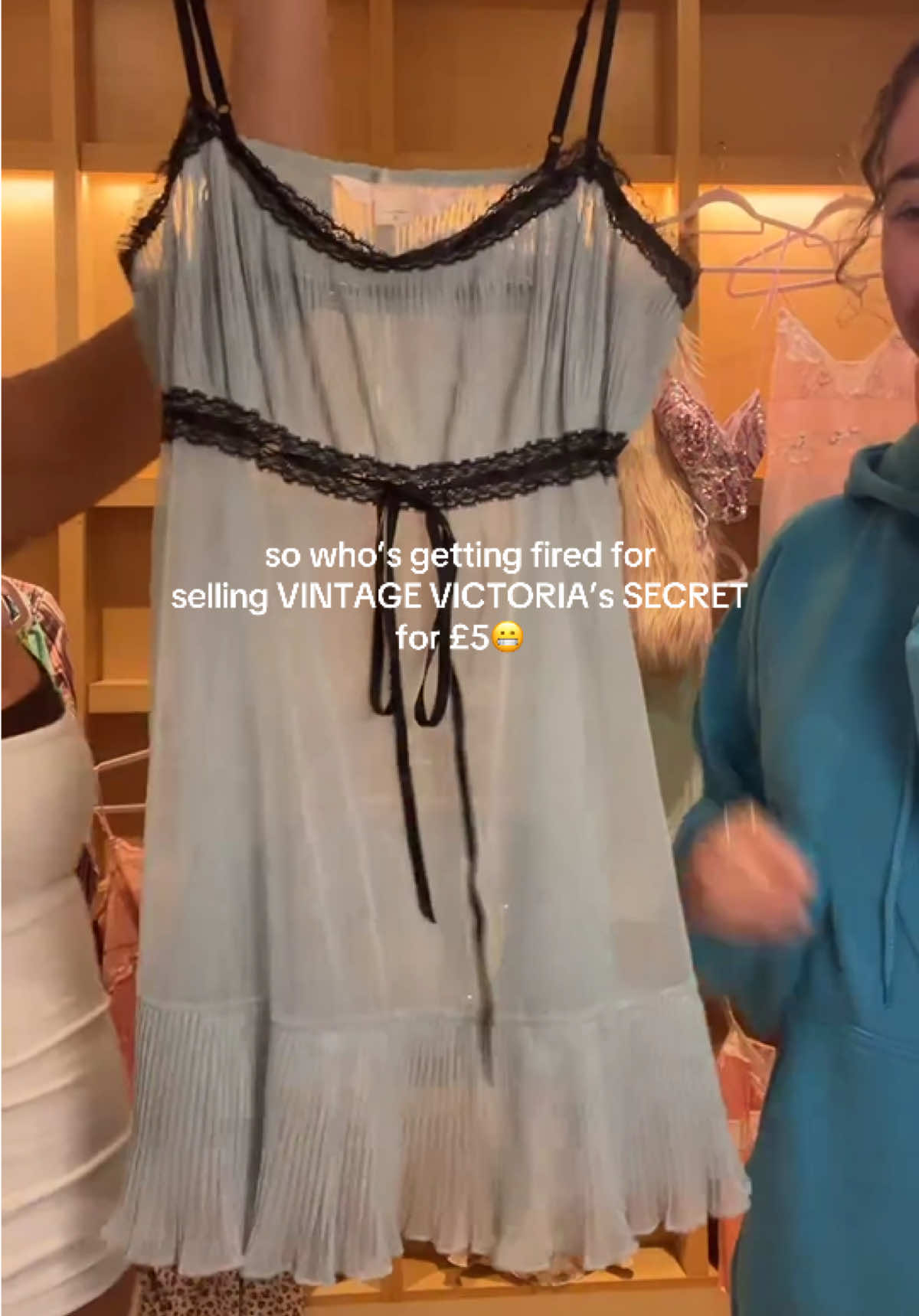@KittyLoveVintage