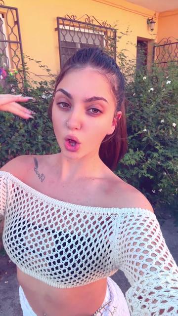 @_.ariiadnaa12
