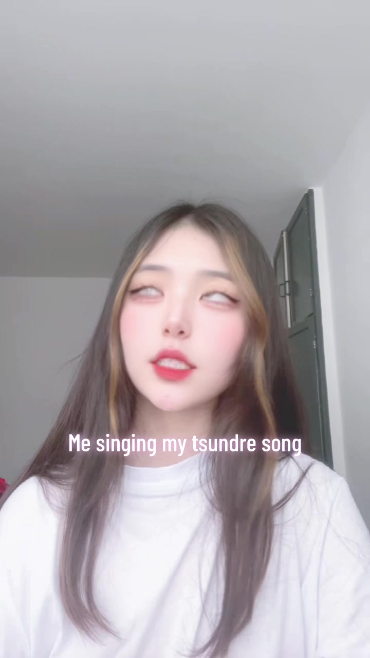 @𝑬 ୨୧