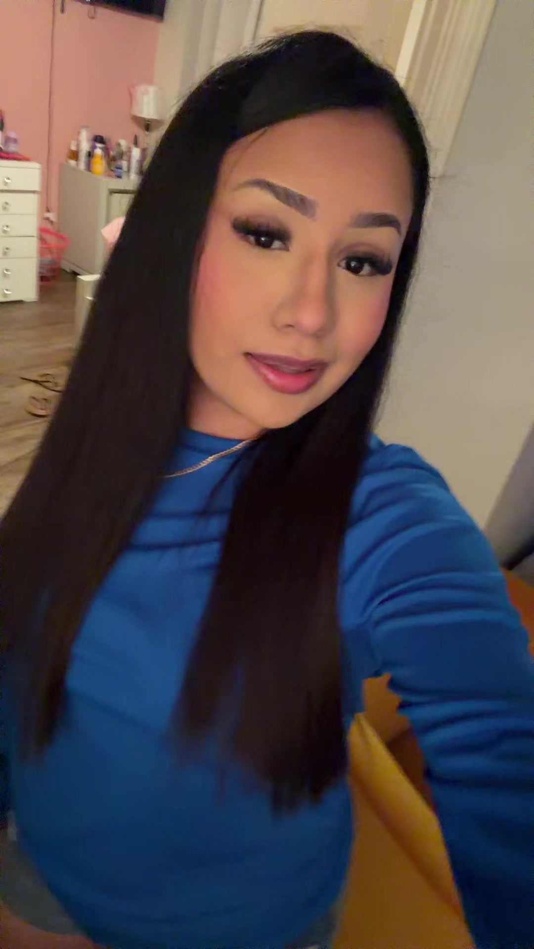 @Bella