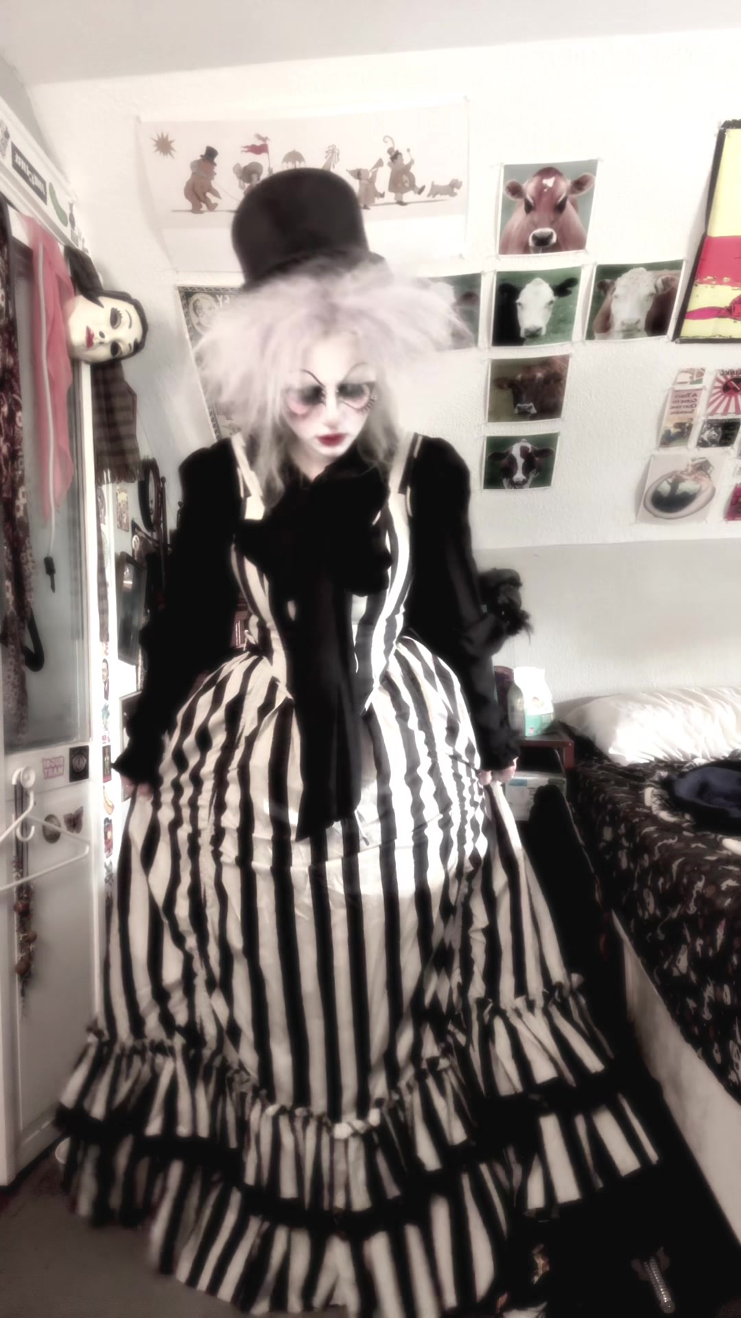 @dollygoth666
