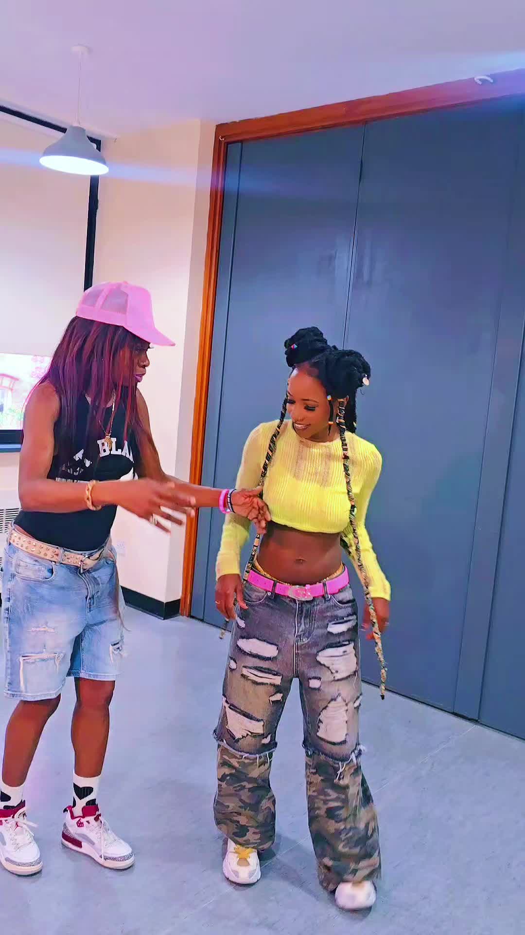 @Rhoda k🇺🇬