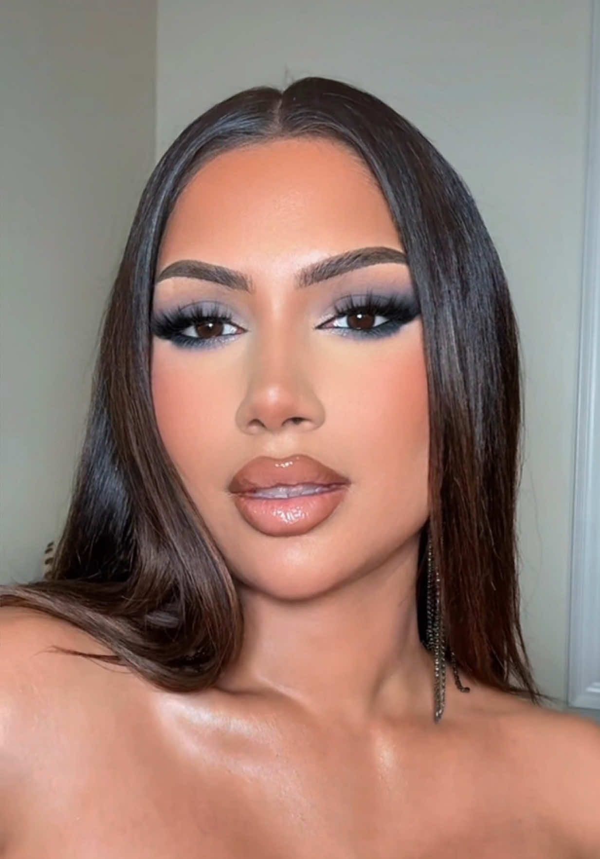 @Makeupbyalinna