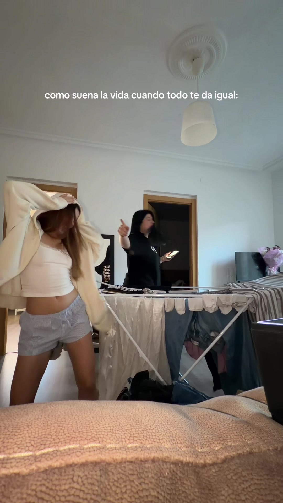 @luciamilan