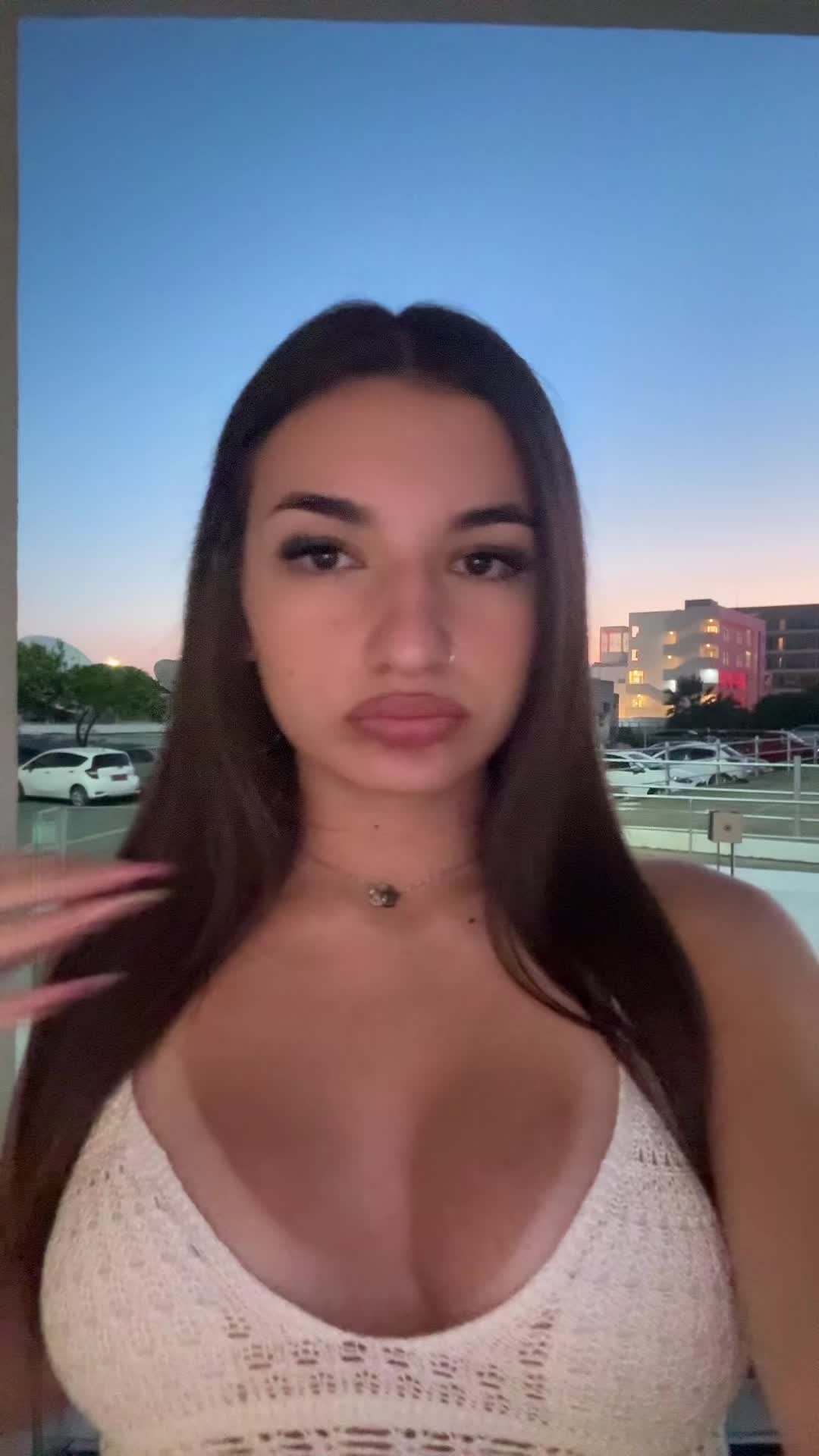 @💕👅🫦🪽🍸💋