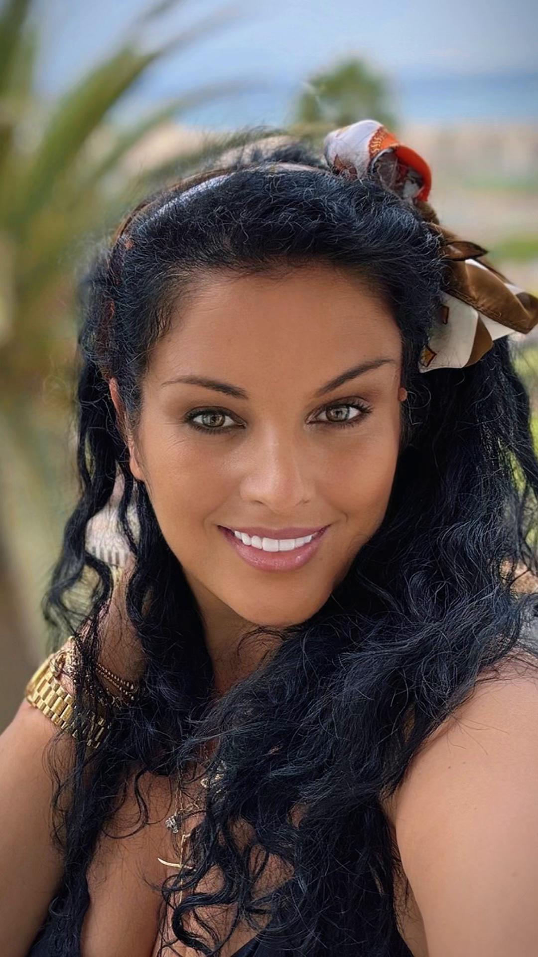 @Ramona M Adriana