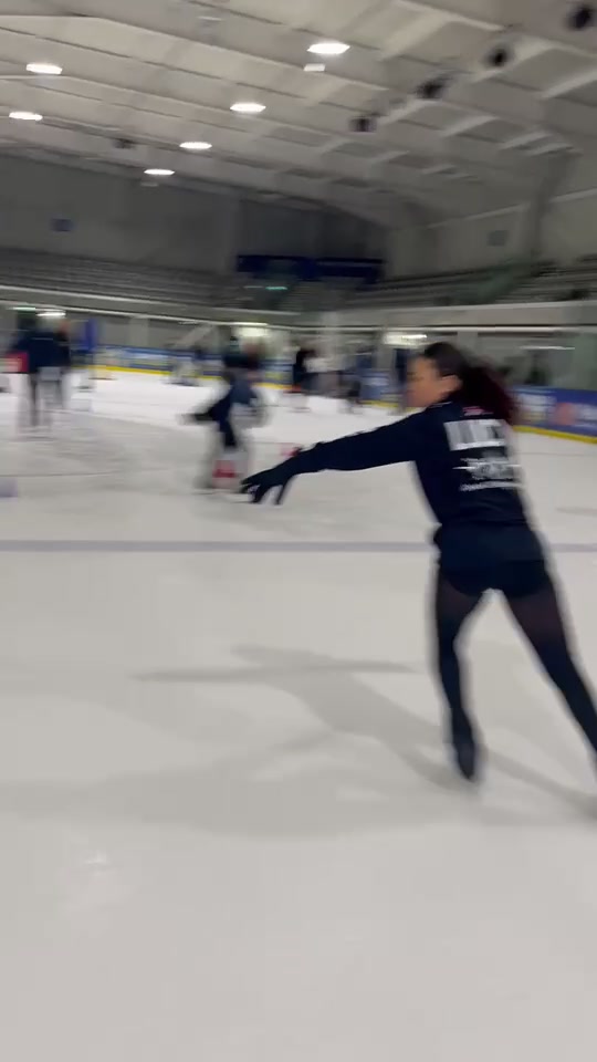 @Lucy ⛸️🤍