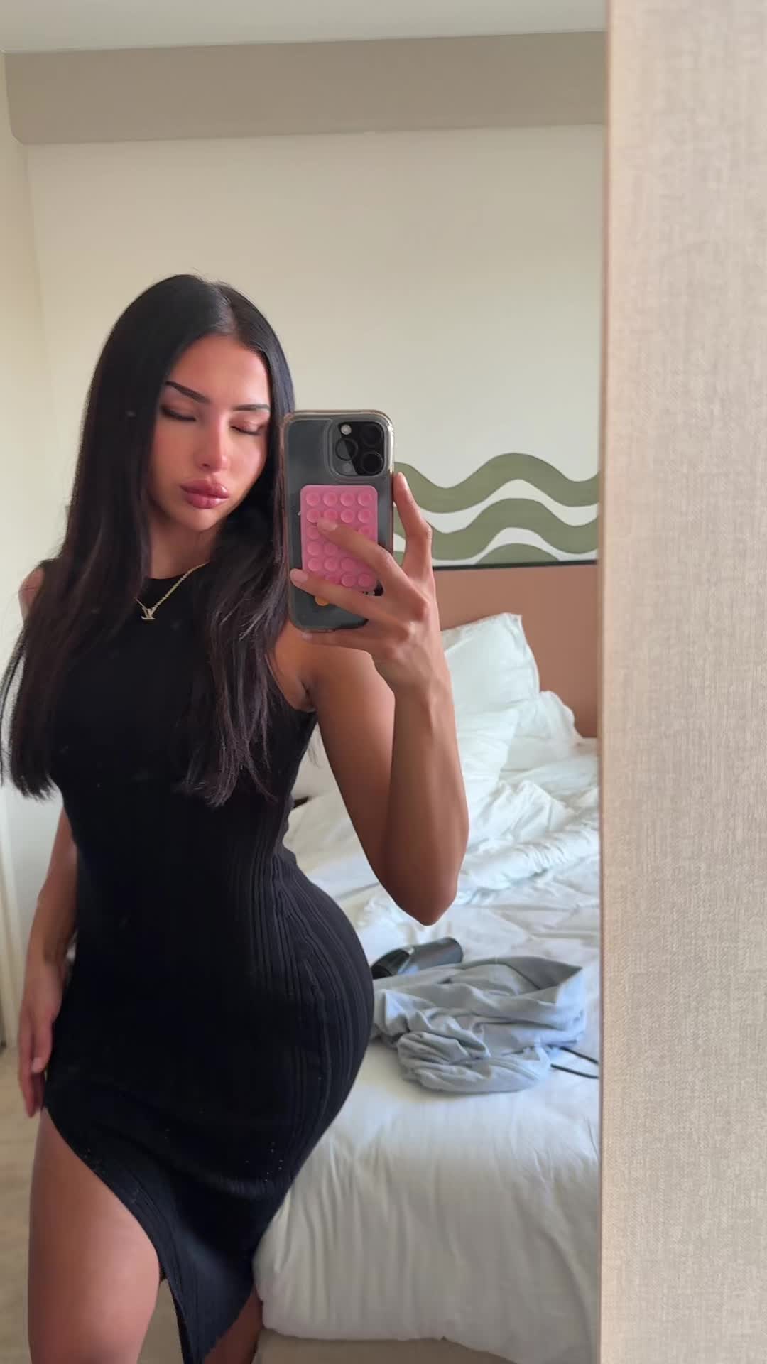 @bella