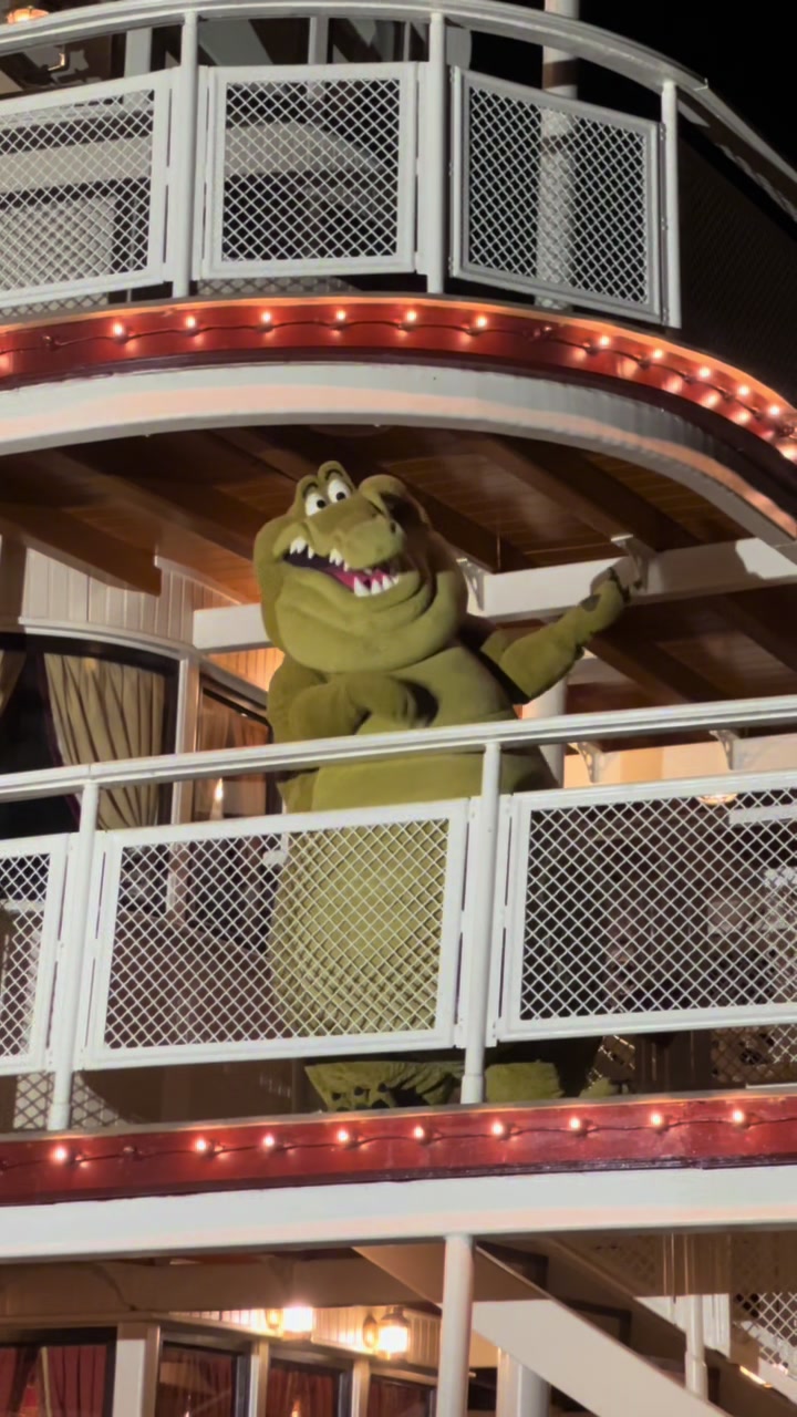 @disneyfamily