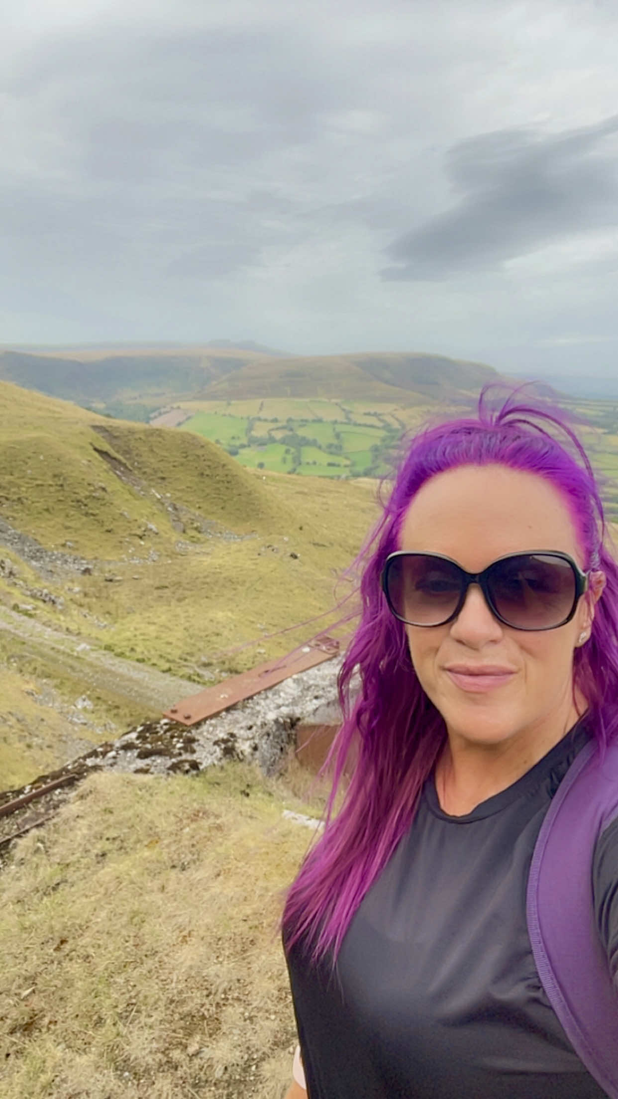 @LucyLu🏴💜🥾