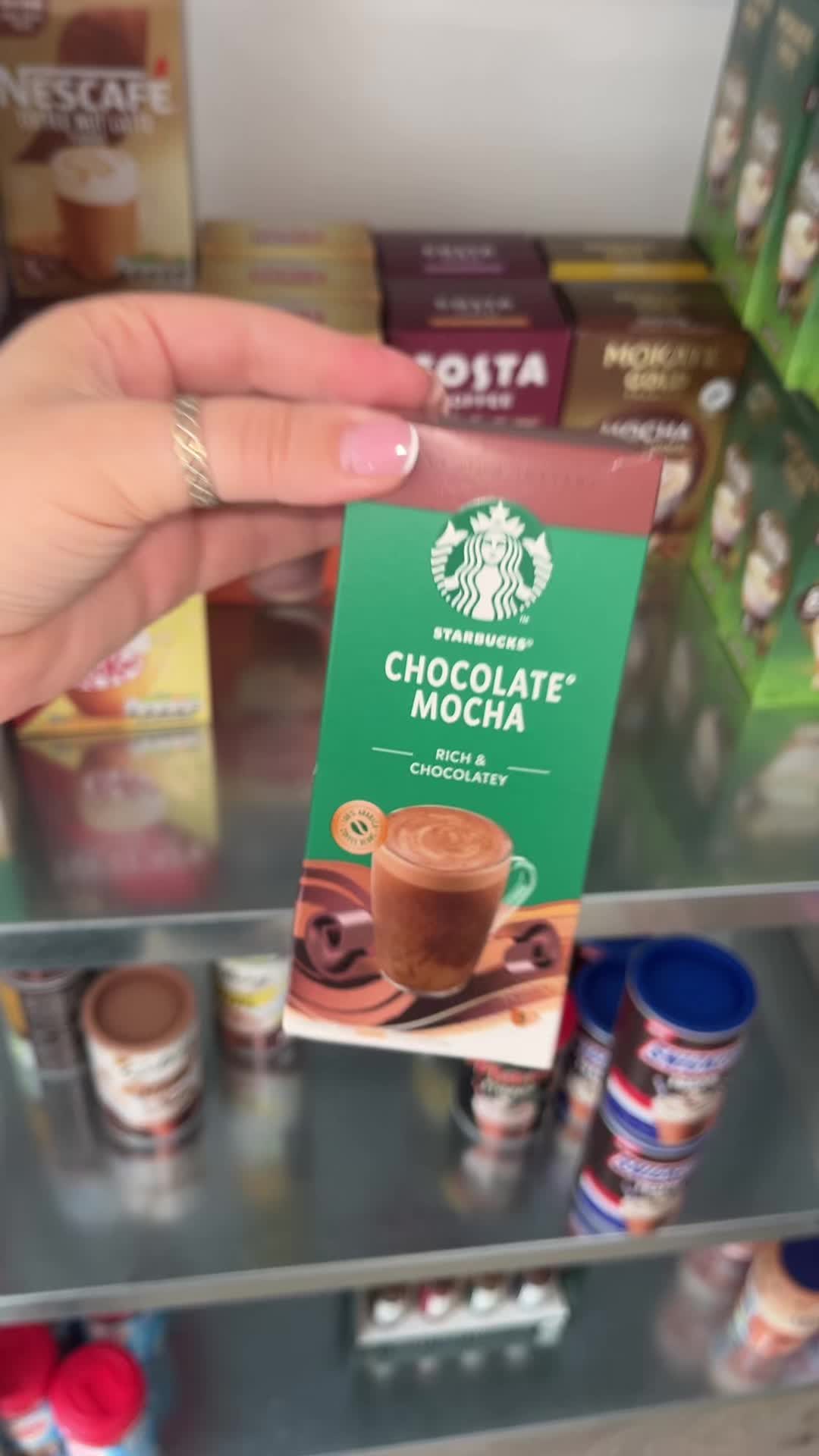 @Bellasboxesuk