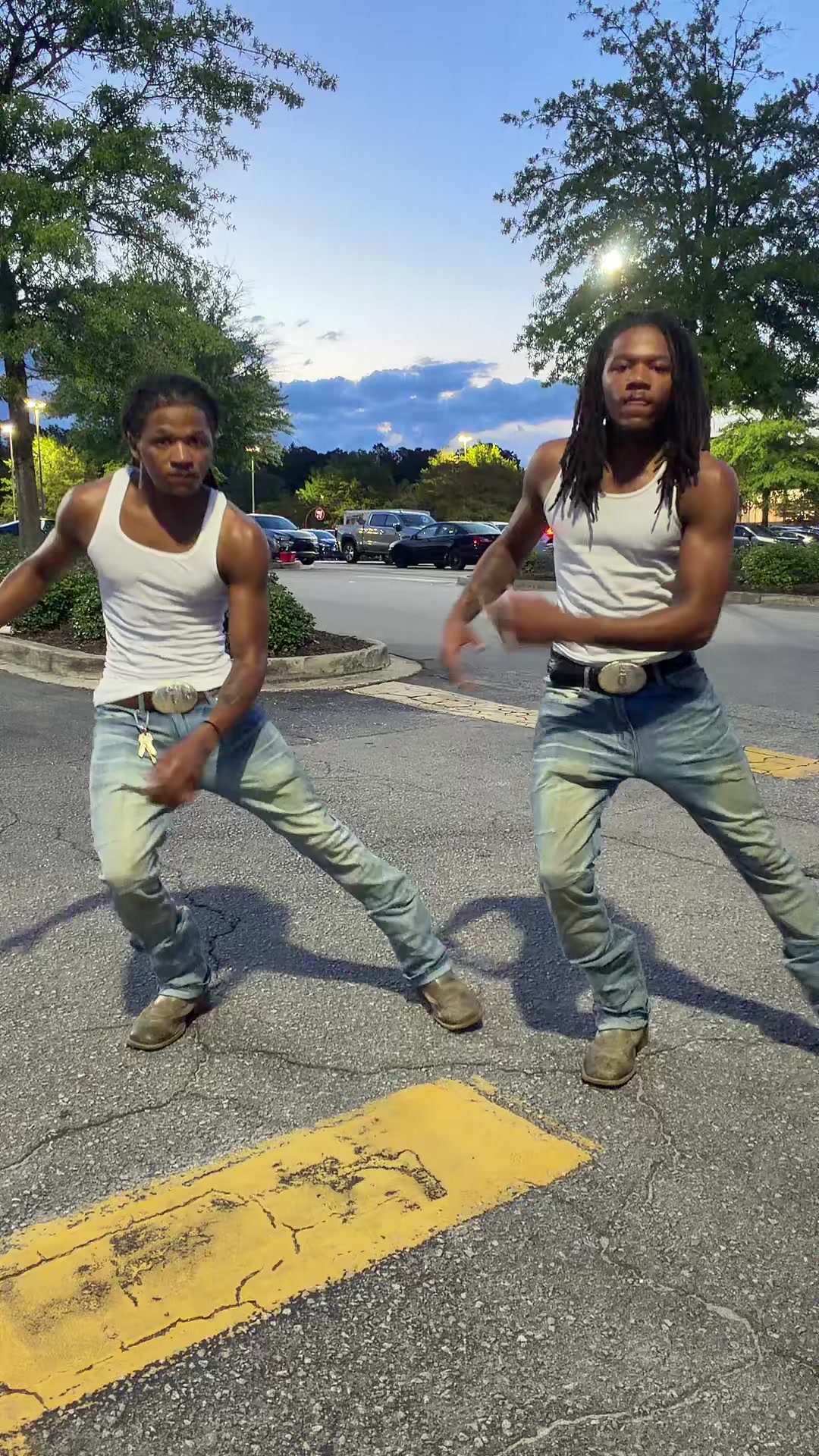 @Ghettotwins_