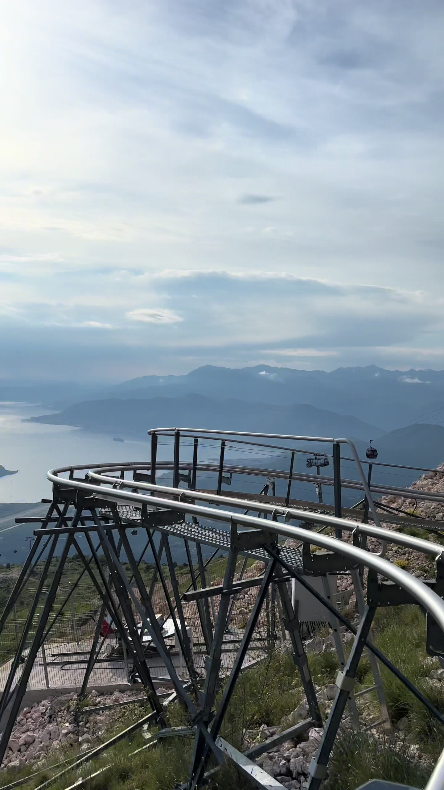 @catvoyages__